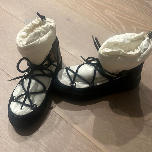 Moncler Down Boots ❄️ - Picture 1 of 6
